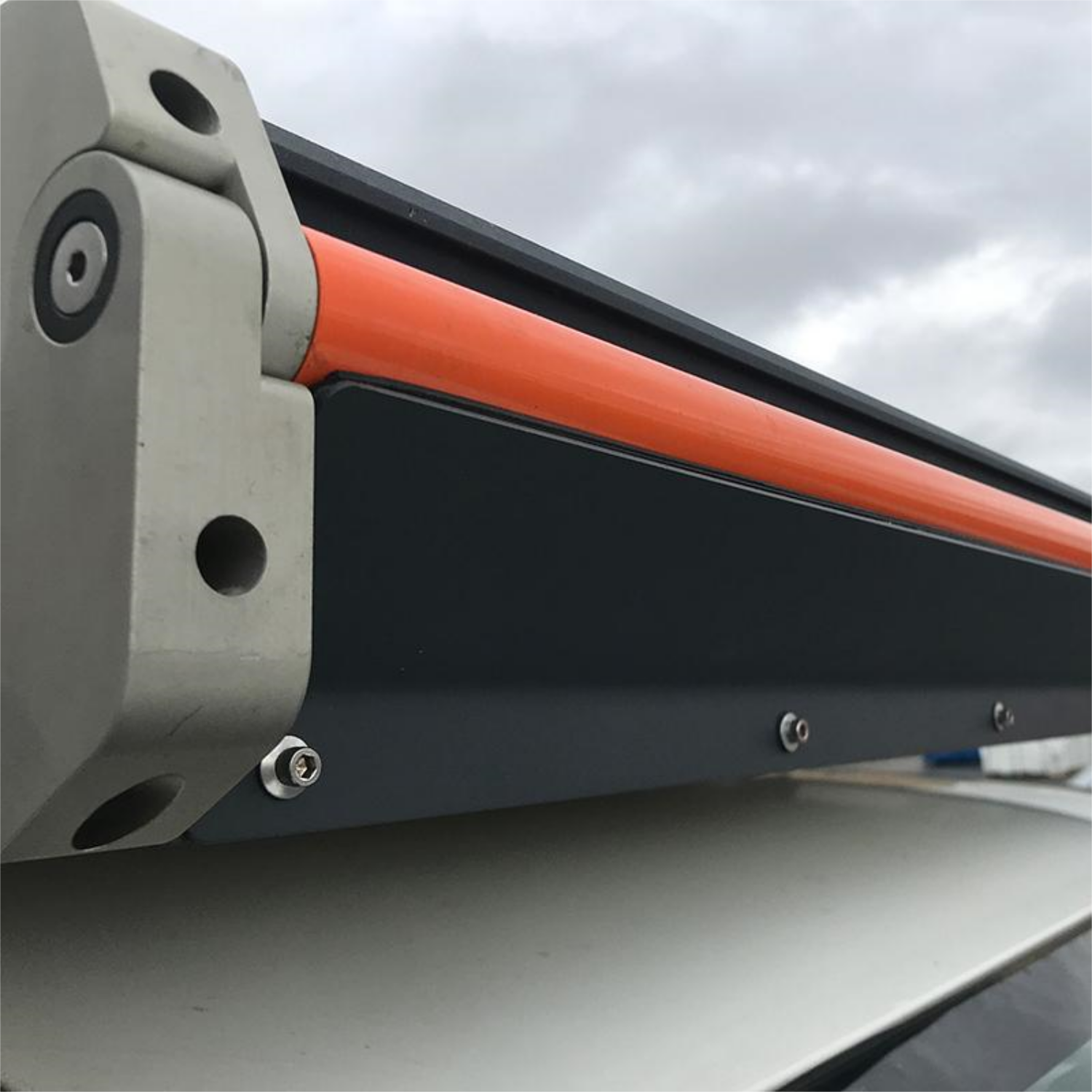 Windabweiser zu Go Fast Campers Roof Top Tent, schwarz