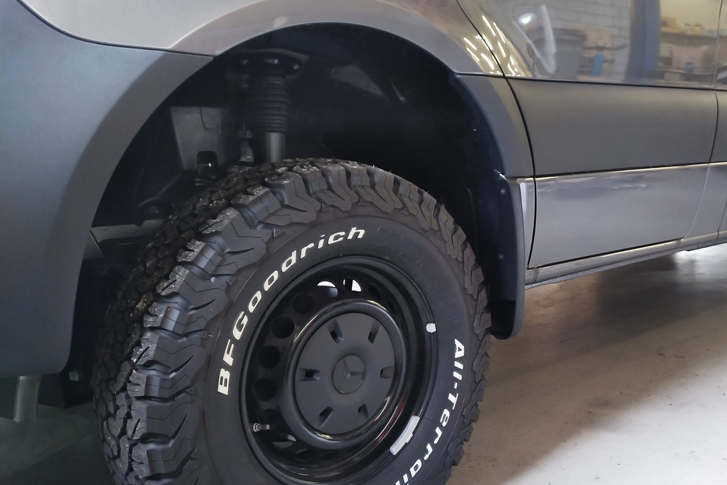 Mercedes Benz Sprinter mit Zusatzluftfederung von VB-Airsuspension